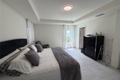 House in Winter Haven, Florida 4 bedrooms, 186.18 sq.m. № 2233618 - photo 14
