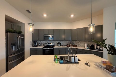 House in Winter Haven, Florida 4 bedrooms, 186.18 sq.m. № 2233618 - photo 18
