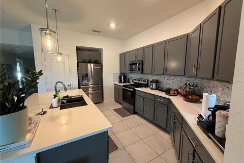 House in Winter Haven, Florida 4 bedrooms, 186.18 sq.m. № 2233618 - photo 17