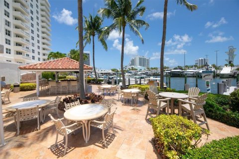 Condo in Fort Lauderdale, Florida, 2 bedrooms № 2175355 - photo 28