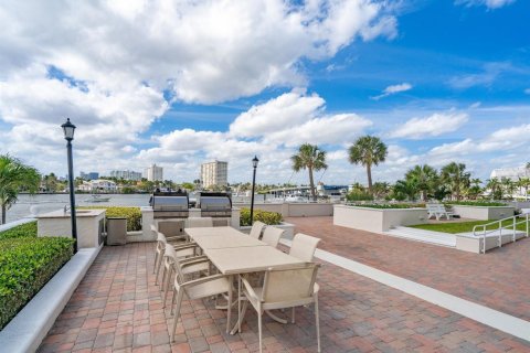 Condo in Fort Lauderdale, Florida, 2 bedrooms № 2175355 - photo 30