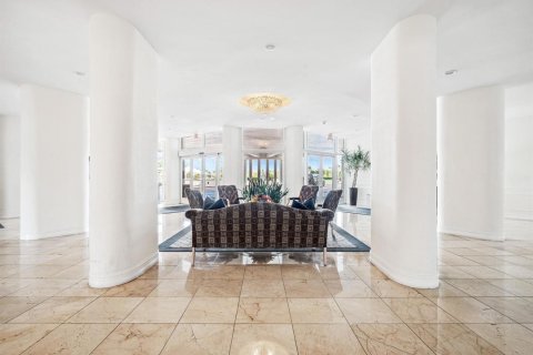Condo in Fort Lauderdale, Florida, 2 bedrooms № 2175355 - photo 16