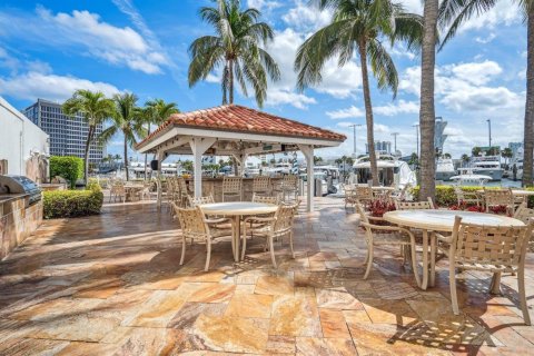 Condo in Fort Lauderdale, Florida, 2 bedrooms № 2175355 - photo 25