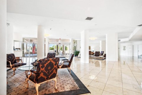 Condo in Fort Lauderdale, Florida, 2 bedrooms № 2175355 - photo 17