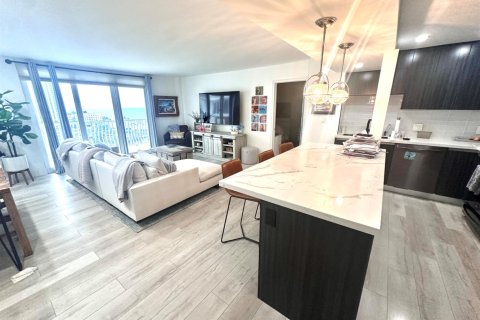 Condo in Fort Lauderdale, Florida, 2 bedrooms № 2175355 - photo 2