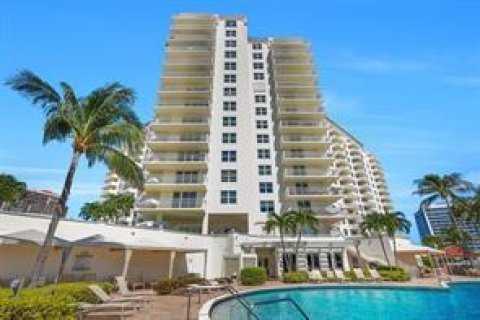 Condo in Fort Lauderdale, Florida, 2 bedrooms № 2175355 - photo 12