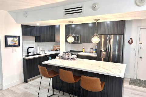 Condo in Fort Lauderdale, Florida, 2 bedrooms № 2175355 - photo 6