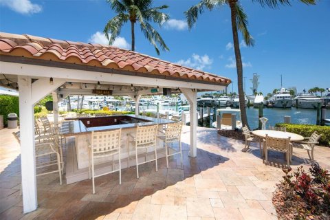 Condo in Fort Lauderdale, Florida, 2 bedrooms № 2175355 - photo 27