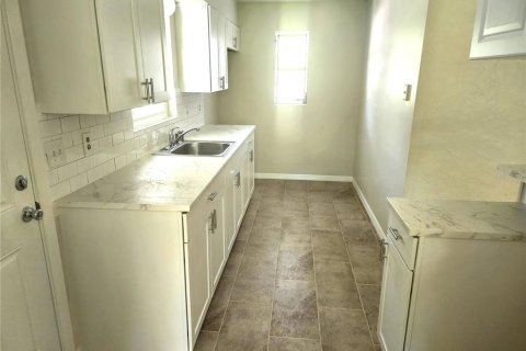 Casa en alquiler en Daytona Beach, Florida, 2 dormitorios, 90.58 m2 № 1853230 - foto 4