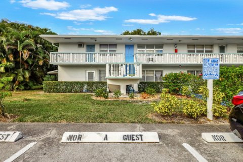 Condo in West Palm Beach, Florida, 1 bedroom  № 1120995 - photo 1