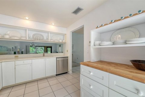Villa ou maison à vendre à Sarasota, Floride: 2 chambres, 110.37 m2 № 2136579 - photo 10
