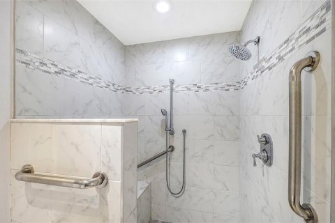 Villa ou maison à vendre à Sarasota, Floride: 2 chambres, 110.37 m2 № 2136579 - photo 17
