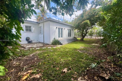 Villa ou maison à louer à Miami, Floride: 2 chambres, 170.85 m2 № 2041520 - photo 21