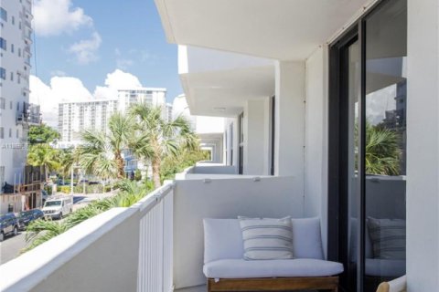 Condominio en venta en Miami Beach, Florida, 2 dormitorios, 88.16 m2 № 1977004 - foto 30