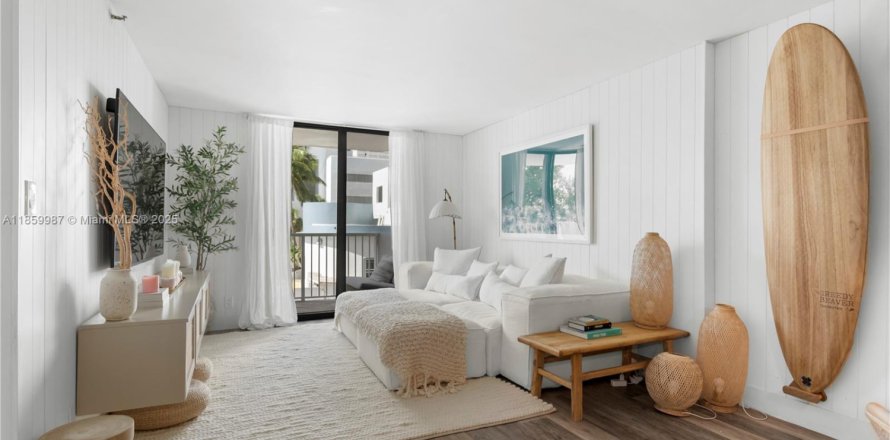 Condominio en Miami Beach, Florida, 2 dormitorios  № 1977004