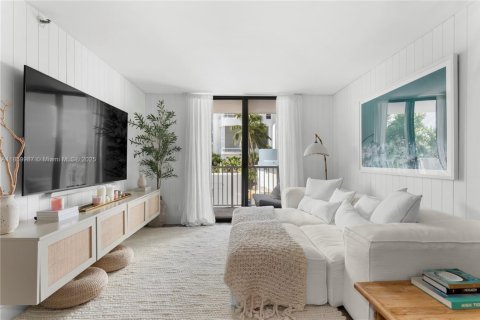 Condominio en venta en Miami Beach, Florida, 2 dormitorios, 88.16 m2 № 1977004 - foto 3