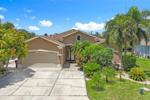 House in Bradenton, Florida 4 bedrooms, 235.04 sq.m. № 1869726 - photo 4