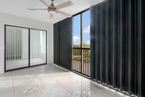 Condo in Pompano Beach, Florida, 2 bedrooms  № 2195006 - photo 21