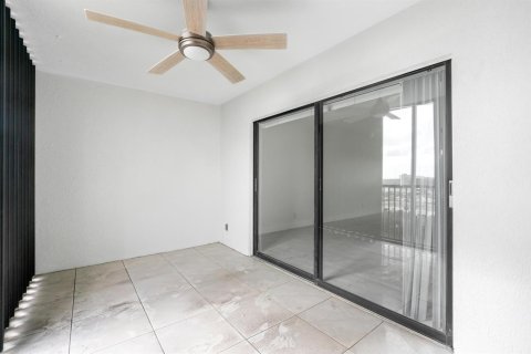 Condo in Pompano Beach, Florida, 2 bedrooms  № 2195006 - photo 22