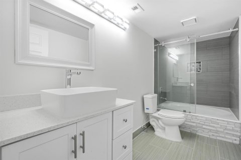 Condo in Pompano Beach, Florida, 2 bedrooms  № 2195006 - photo 13