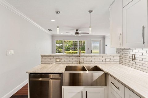 Villa ou maison à vendre à Pompano Beach, Floride: 3 chambres, 136.1 m2 № 2089585 - photo 10