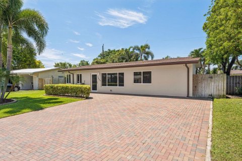 Villa ou maison à vendre à Pompano Beach, Floride: 3 chambres, 136.1 m2 № 2089585 - photo 2