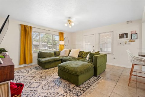 House in Tampa, Florida 2 bedrooms, 100.15 sq.m. № 1736358 - photo 6