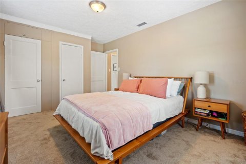 House in Tampa, Florida 2 bedrooms, 100.15 sq.m. № 1736358 - photo 16