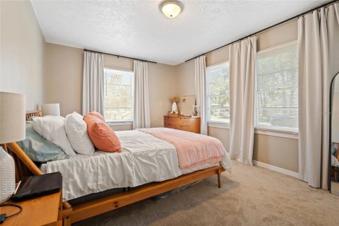 House in Tampa, Florida 2 bedrooms, 100.15 sq.m. № 1736358 - photo 17