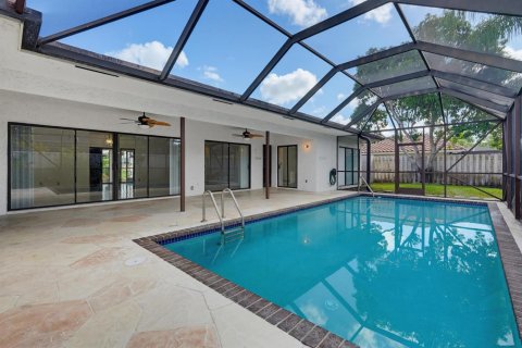 House in Boca Raton, Florida 3 bedrooms, 176.33 sq.m. № 2298013