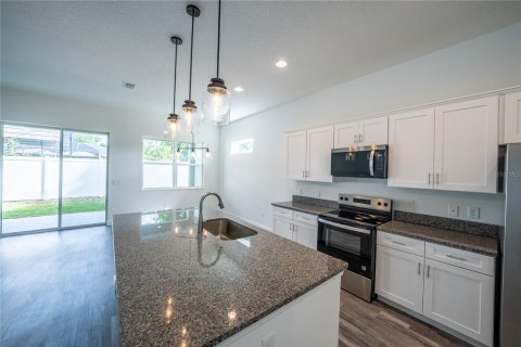 House in Ocala, Florida 3 bedrooms, 158.12 sq.m. № 2166580 - photo 4
