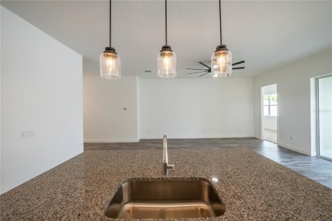 House in Ocala, Florida 3 bedrooms, 158.12 sq.m. № 2166580 - photo 5