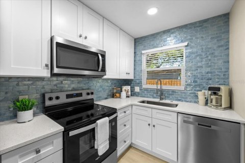 Villa ou maison à vendre à Saint Petersburg, Floride: 3 chambres, 115.2 m2 № 2398875 - photo 22