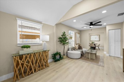 Villa ou maison à vendre à Saint Petersburg, Floride: 3 chambres, 115.2 m2 № 2398875 - photo 8