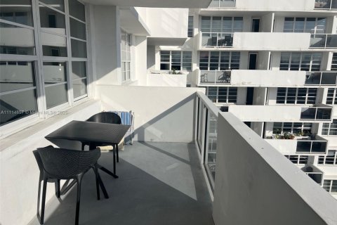 Снять в аренду кондоминиум в Майами-Бич, Флорида 49.24м2, № 1812081 - фото 3