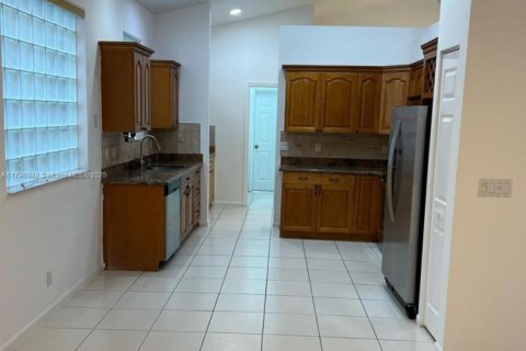 House in Boynton Beach, Florida 3 bedrooms, 176.61 sq.m. № 1731579 - photo 8
