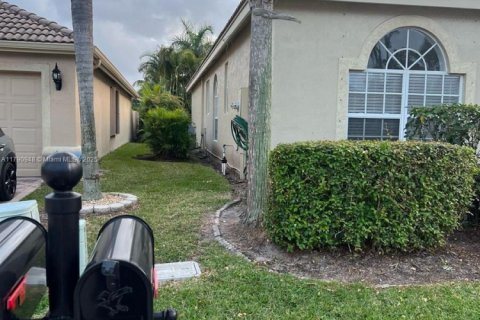 House in Boynton Beach, Florida 3 bedrooms, 176.61 sq.m. № 1731579 - photo 29