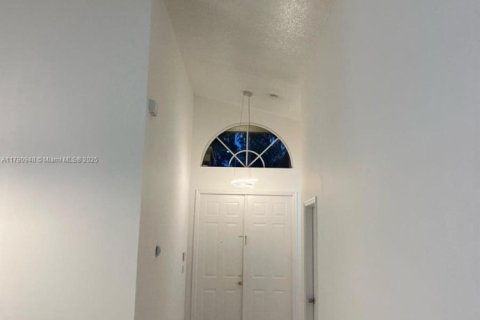 House in Boynton Beach, Florida 3 bedrooms, 176.61 sq.m. № 1731579 - photo 4
