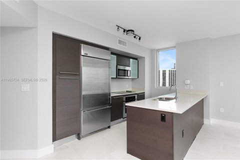 Copropriété à louer à Miami, Floride: 3 chambres, 138.8 m2 № 2027321 - photo 4