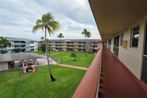 Condo in Hollywood, Florida, 1 bedroom № 2177963 - photo 23