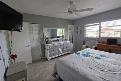 Condo in Hollywood, Florida, 1 bedroom № 2177963 - photo 15