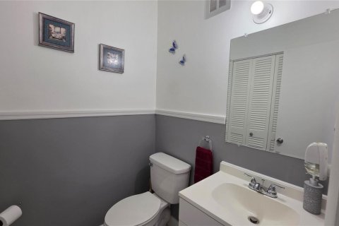 Condo in Hollywood, Florida, 1 bedroom № 2177963 - photo 13