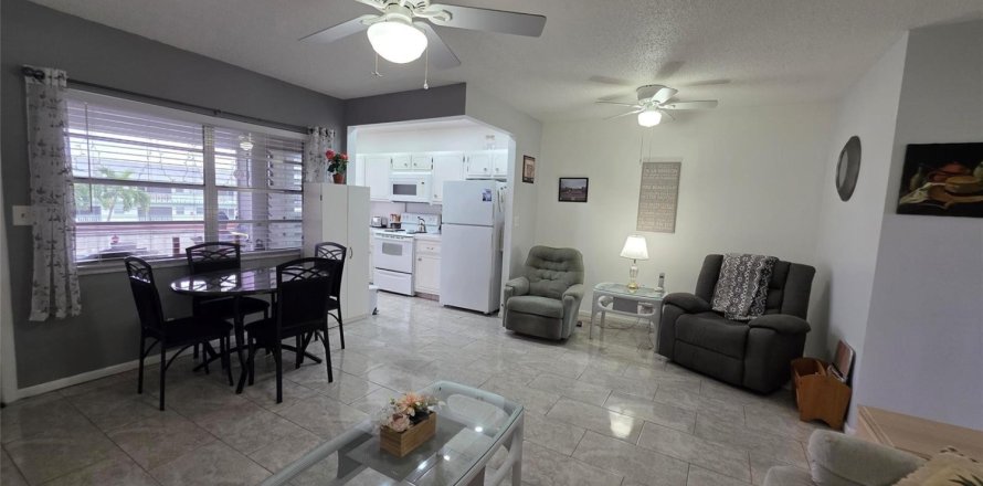 Condo in Hollywood, Florida, 1 bedroom № 2177963