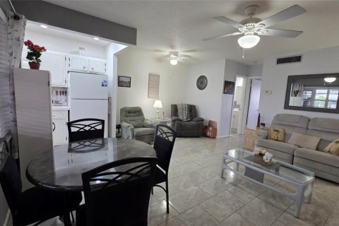 Condo in Hollywood, Florida, 1 bedroom № 2177963 - photo 7