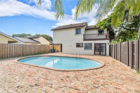 House in Miami, Florida 3 bedrooms, 137.5 sq.m. № 1728326 - photo 28