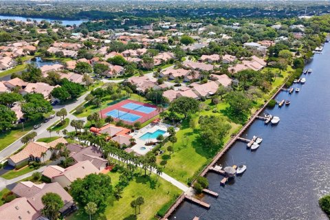 Купить таунхаус в Бока-Ратон, Флорида 3 спальни, 181.44м2, № 1957957 - фото 27