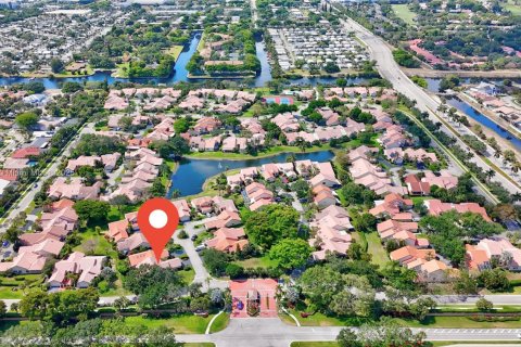 Купить таунхаус в Бока-Ратон, Флорида 3 спальни, 181.44м2, № 1957957 - фото 25