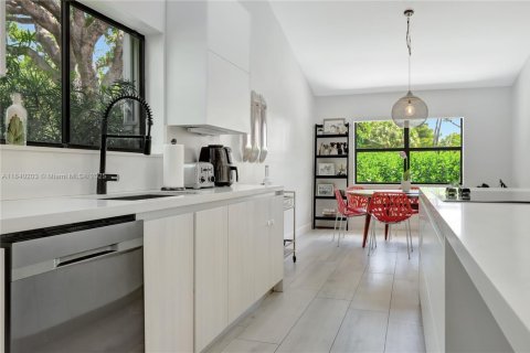 Купить таунхаус в Бока-Ратон, Флорида 3 спальни, 181.44м2, № 1957957 - фото 11