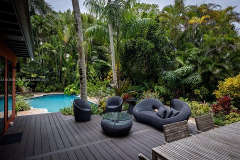 Casa en venta en Miami, Florida, 3 dormitorios, 221.57 m2 № 1842388 - foto 30