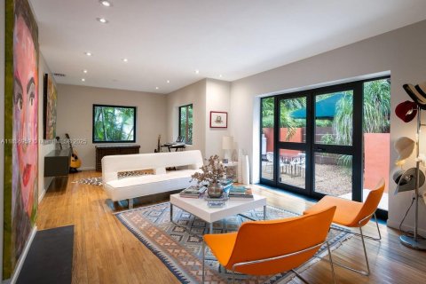Casa en venta en Miami, Florida, 3 dormitorios, 221.57 m2 № 1842388 - foto 6